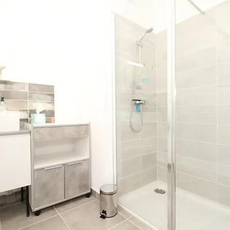 Apartmán T2 Avec Balcon, Parking Prive, Wifi - - Fr-1-553-204 Balaruc-les-Bains