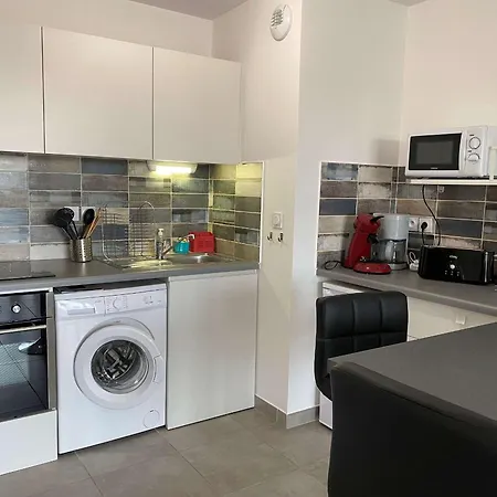 T2 Avec Balcon, Parking Prive, Wifi - - Fr-1-553-204 Apartmán