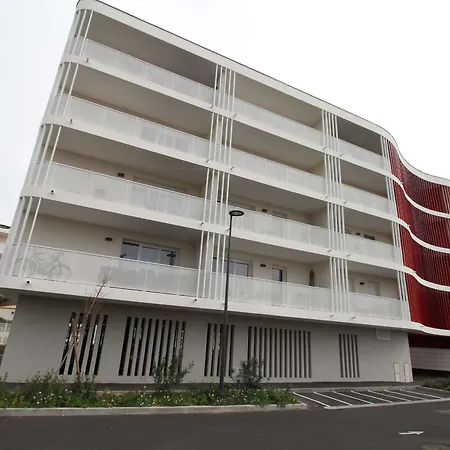 T2 Avec Balcon, Parking Prive, Wifi - - Fr-1-553-204 アパート