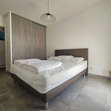 T2 Avec Balcon, Parking Prive, Wifi - - Fr-1-553-204