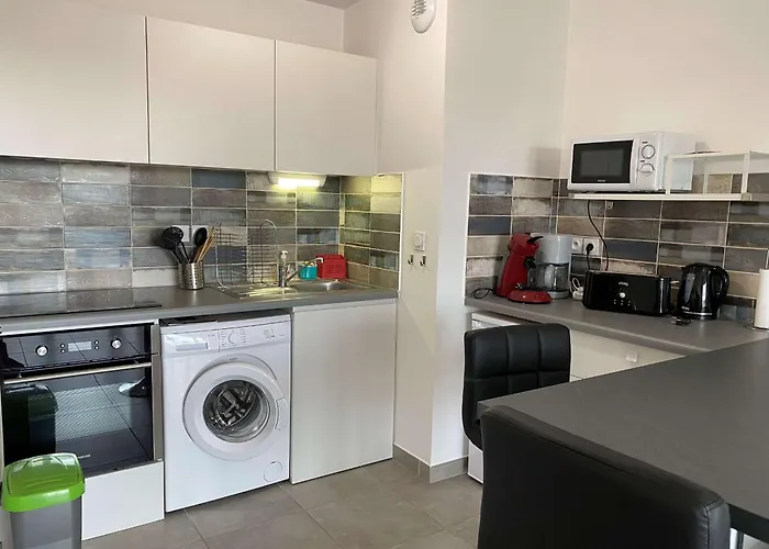 T2 Avec Balcon, Parking Privé, Wifi - - Fr-1-553-204 Appartement